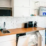 Gryf W Centrum Szczecina Parking By Stayly Apartman