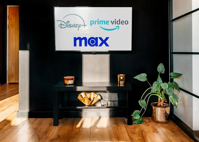 Gryf W Centrum Szczecina Parking By Stayly * シュチェチン