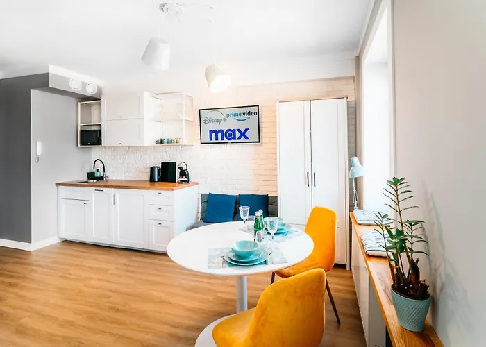 Gryf W Centrum Szczecina Parking By Stayly シュチェチン